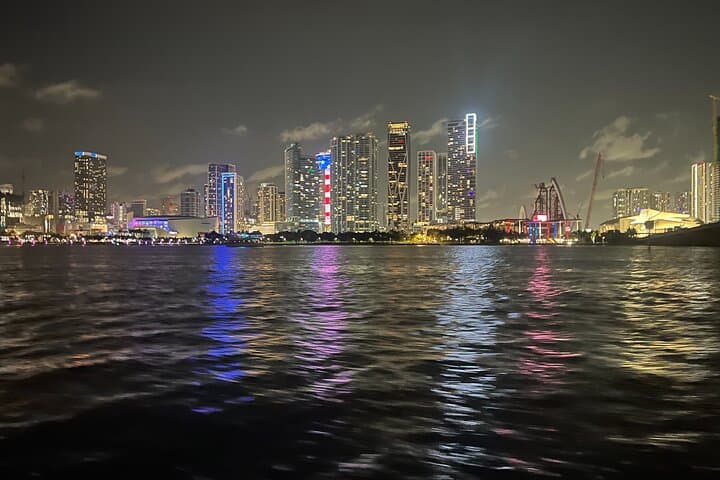Private Miami Boat Tour to Biscayne Bay and Millionaire’s Row photo 2