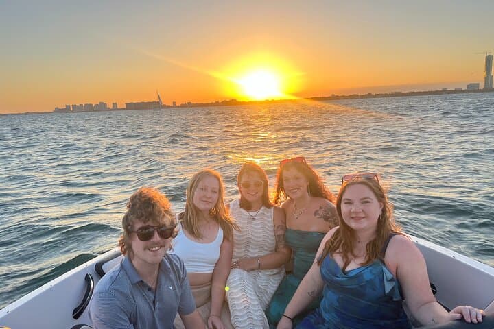 Private Miami Boat Tour to Biscayne Bay and Millionaire’s Row photo 4