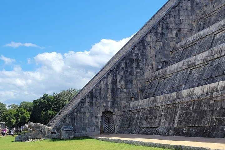 Chichén Itzá & Cenotes Day Tour from Tulum — Kukulkán, Ik Kil, Hubiku & Valladolid photo 4
