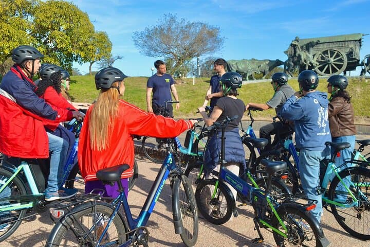 Montevideo Electric Bicycle Tour: Rambla, Prado and Ciudad Vieja by E-Bike