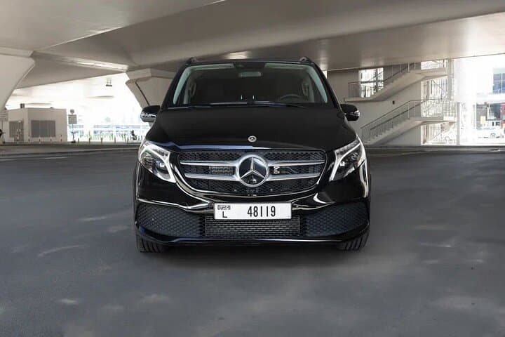 Luxury Dubai Airport Transfer in a Mercedes-Benz V-Class