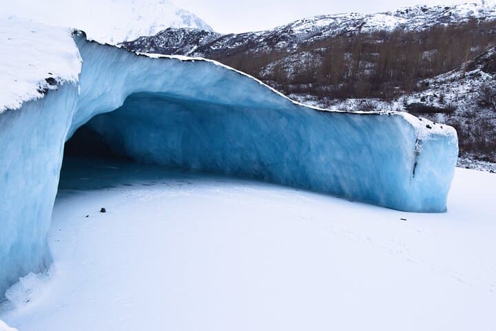 Explore Alaska’s Winter Ice Caves: Helicopter Landing on Knik Glacier photo 2