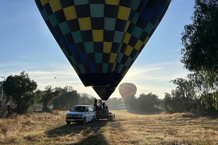 Teotihuacan Hot Air Balloon from Mexico City with La Gruta Breakfast photo 4