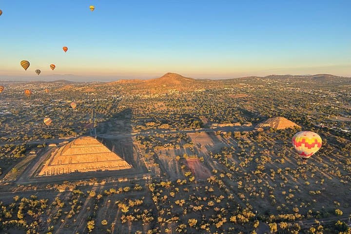 Teotihuacan Hot Air Balloon from Mexico City with La Gruta Breakfast photo 1