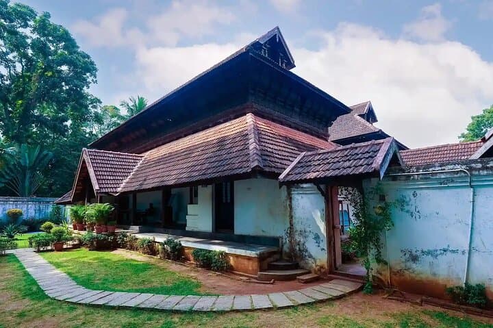 6-Day Kerala Tour: Munnar, Thekkady, Alleppey & Kovalam Beaches