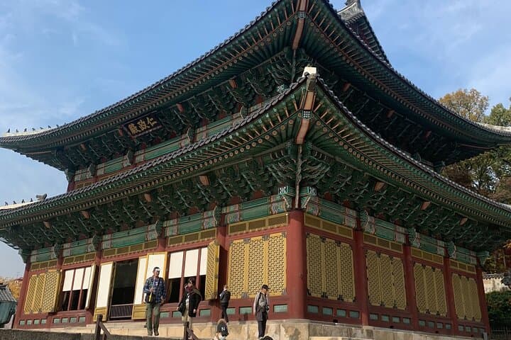 Custom Private Seoul Tour: Personalized Vehicle & Local Guide photo 4