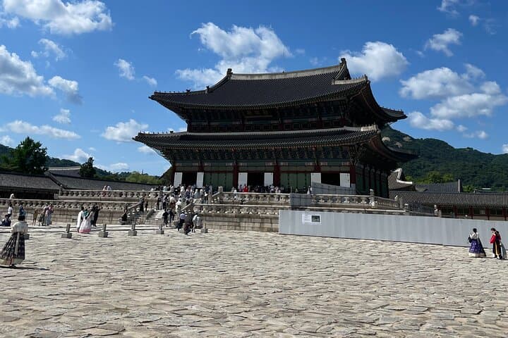 Custom Private Seoul Tour: Personalized Vehicle & Local Guide photo 3