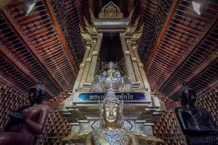 Chiang Mai Discovery: Wat Ban Den, Chiang Dao Cave & Sticky Waterfall Day Tour photo 3