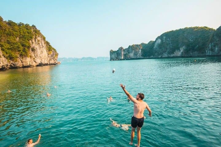 2-Day Luxury Cruise in Bai Tu Long Bay: Kayak, Cave & Cooking Class photo 4