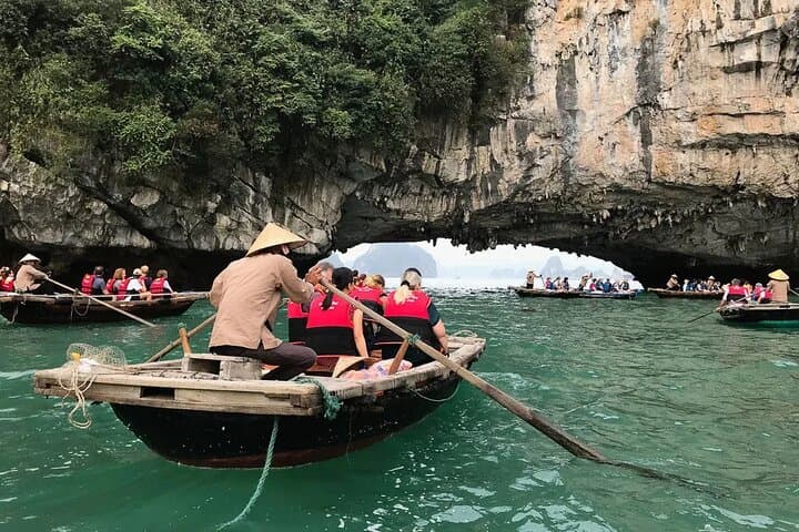 2-Day Luxury Cruise in Bai Tu Long Bay: Kayak, Cave & Cooking Class photo 5