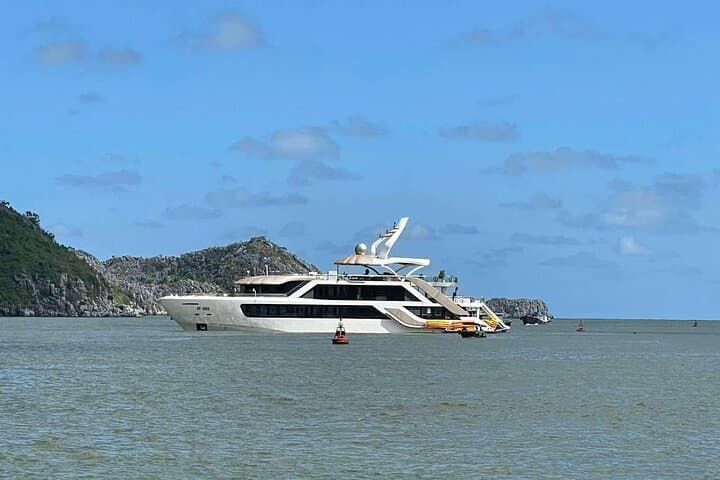 Lan Ha Bay Luxury Day Cruise from Hanoi: Cat Ba Island, Kayaking & Viet Hai Village