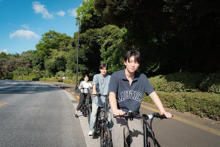 Electric Bike Tour of Tokyo — Shibuya & Shinjuku Highlights in 2 Hours photo 3