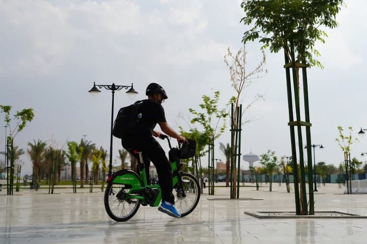 Guided E‑Bike Ride Along the Historic Quba Trail — From Masjid an‑Nabawi to Quba Mosque
