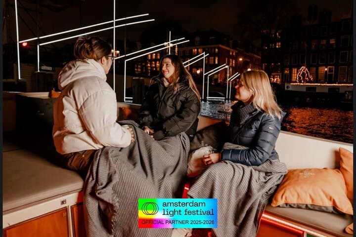 Amsterdam Light Festival Canal Cruise — Unlimited Drinks & Bite Option photo 3