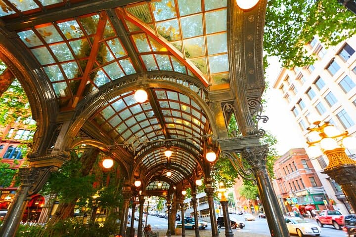 Seattle Downtown Highlights: Private Guided Walking Tour of Pioneer Square & Central Library