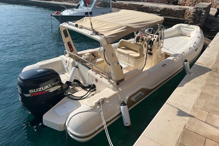 Private Speedboat Charter Around Hvar Island: Pakleni Islands & Snorkel Spots photo 3