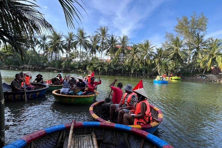 Coconut Basket Boat Tour in Hoi An Cam Thanh Village photo 1