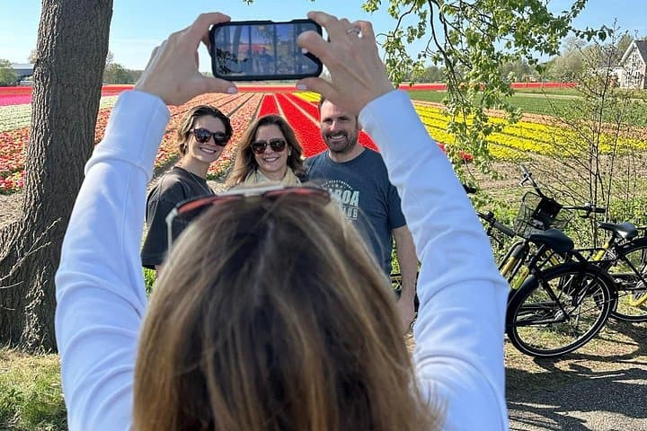 Tulip Fields by Bike: Guided 2.5-Hour Lisse Tulip Bike Tour photo 2