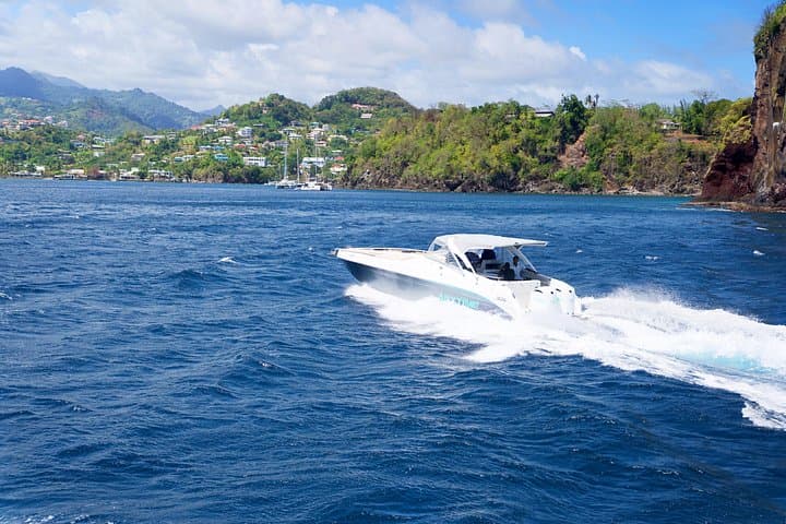 Union Island Clifton Private Tour — Beaches, Snorkeling & Moonhole Cruise photo 3