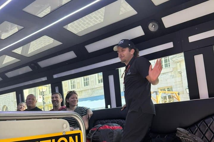 Montreal Private Party Bus Tour: Old Montreal, Plateau & Mount Royal photo 2