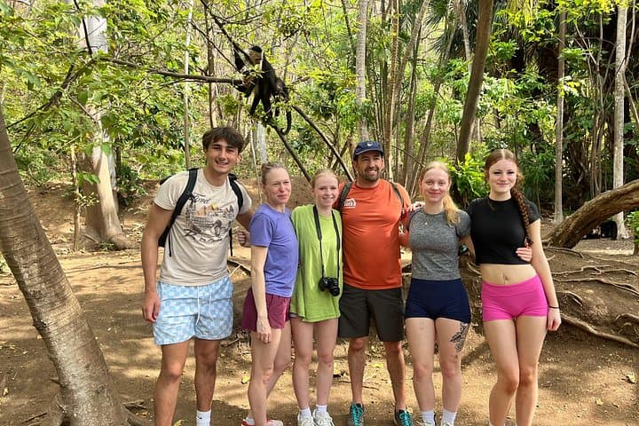 Family Wildlife Tour from Jacó: Monkeys, Crocs & Tárcoles Bridge