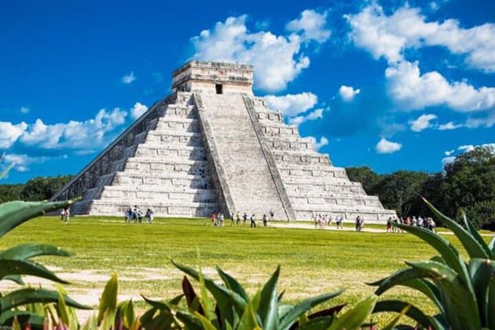 Explore Chichén Itzá and Swim Tsukan Cenote: Private Day Tour from Mérida photo 5
