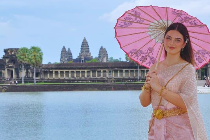 Khmer Costume Experience at Angkor Wat: Temple Photo Tour & Dressing