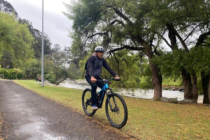 Cuenca Bike Tour: Coffee, Appetizers and Panoramic Colonial Views photo 2
