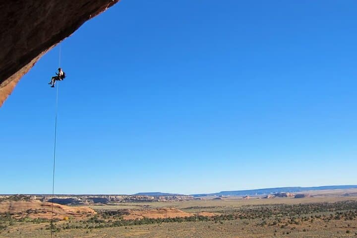 Looking Glass Arch Climb and Rappel: Moab’s Thrilling Vertical Adventure