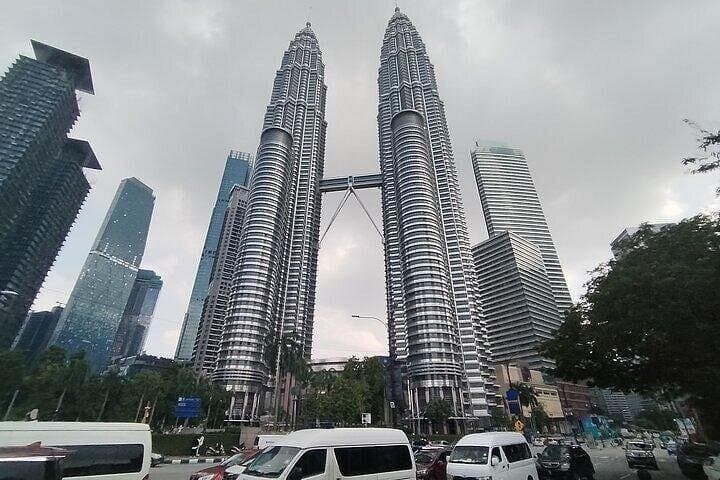Kuala Lumpur Cruise Excursion: 6-Hour Sightseeing Tour to Batu Caves & City Highlights photo 1