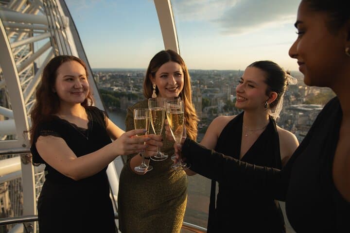 Soaring Above the Thames: London Eye Champagne Experience photo 3