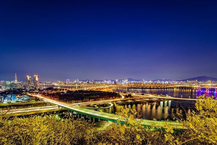 Seoul Night Food Walking Tour: Gwangjang Market, Naksan & Eungbongsan Views photo 3