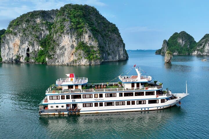 Overnight Bai Tu Long Bay Cruise: The Bay Less Traveled photo 2