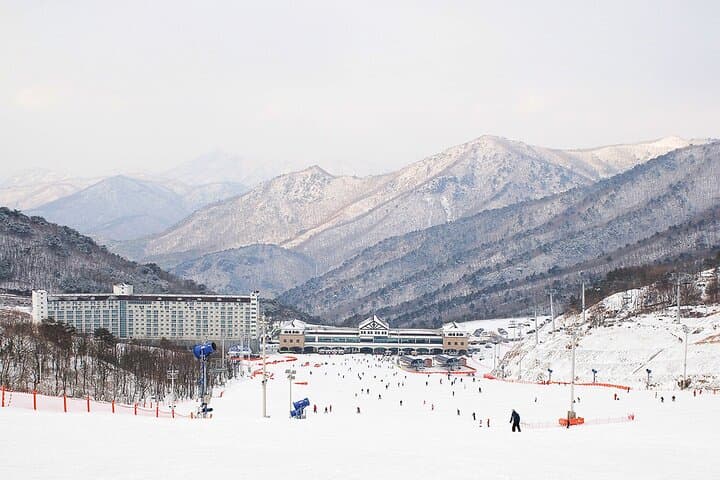 Elysian Gangchon Ski Resort & Eobi Ice Valley Day Trip from Seoul photo 4