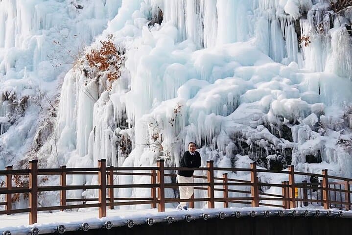 Day Trip to Elysian Gangchon Ski Resort & Eobi Ice Valley from Seoul photo 3