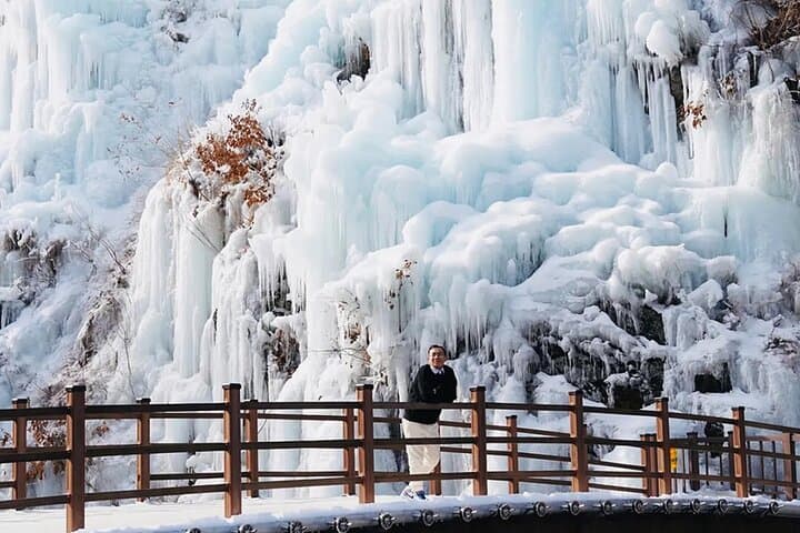 Winter Day Trip: Seoraksan, Eobi Ice Valley & Nami Island from Seoul photo 2