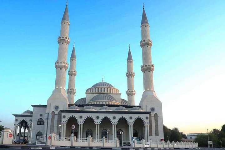 Dubai Half-Day City Tour with Blue Mosque Visit — Burj Khalifa, Souks & Palm photo 4