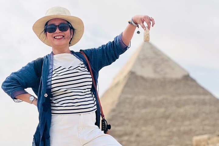 VIP Giza Pyramids, Sphinx & Valley Temple: Private Egyptologist-Led Tour