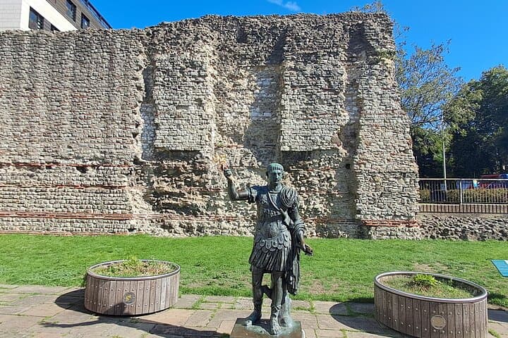 London's Secret Roman Past: Hidden Ruins Walking Tour
