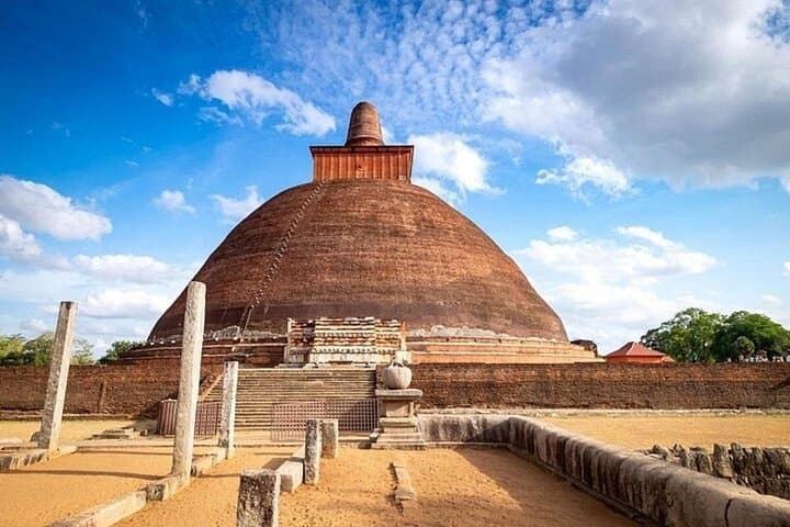 Sri Lanka in Five Days: Sigiriya, Tea Country & Yala Safari photo 1