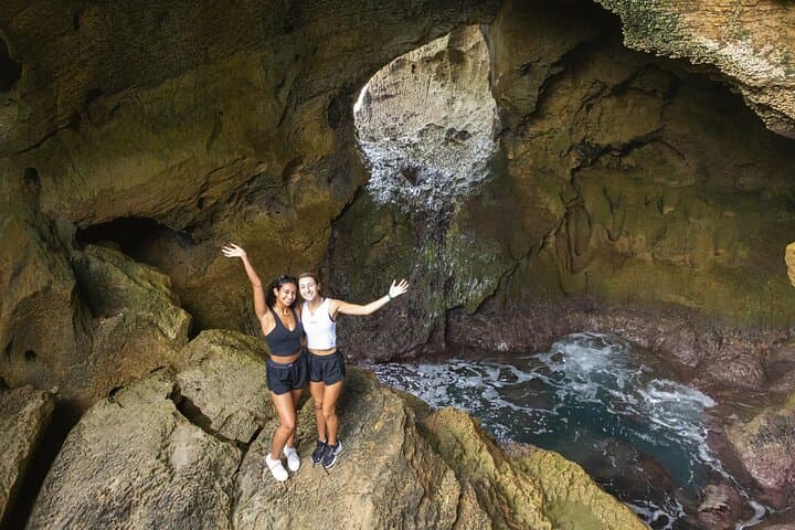 Cueva del Indio: Arecibo Coastal Hike, Sea Cliffs & Taíno Petroglyphs photo 4