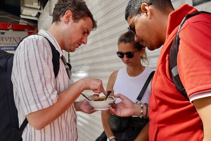 Port Louis Street Food & City Highlights Walking Tour — Markets, Mosques & Tastes photo 4