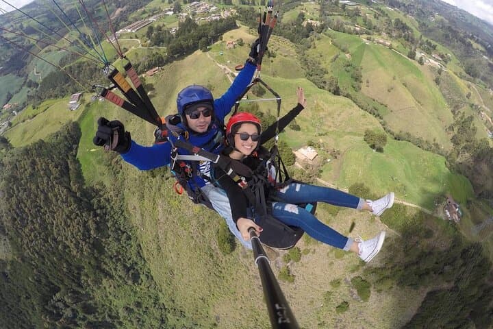 Paragliding Over Medellín: Tandem Flight with Photos & Video photo 2