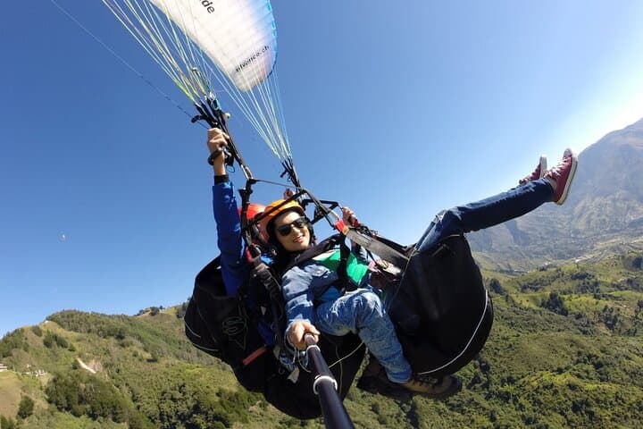 Paragliding Over Medellín: Tandem Flight with Photos & Video photo 3