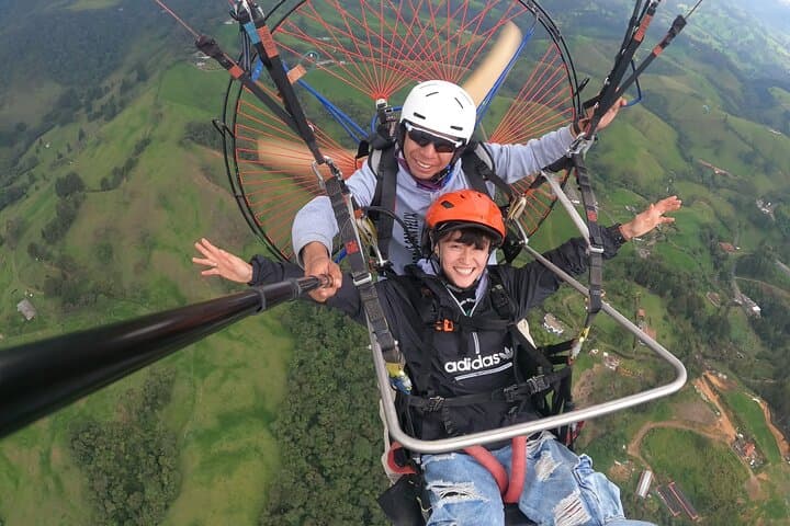 Paragliding Over Medellín: Tandem Flight with Photos & Video photo 6
