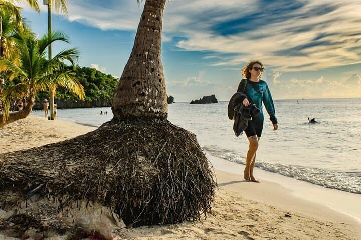 Seamless Roatan Airport Transfer: Quick Shuttle from RTB to West Bay & Beyond photo 2