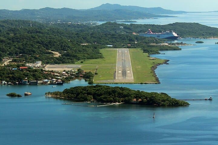 Seamless Roatan Airport Transfer: Quick Shuttle from RTB to West Bay & Beyond photo 3