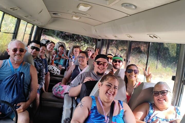Seamless Roatan Airport Transfer: Quick Shuttle from RTB to West Bay & Beyond photo 6