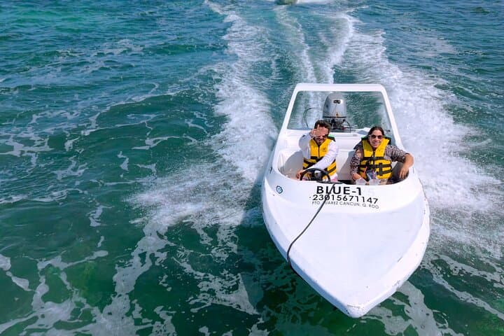 Drive-Your-Own Boat: Nichupté Lagoon & El Meco Snorkel Adventure, Cancun