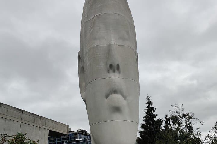 Essential Seattle Walking Tour: 2-Hour Art & History Walk from KEXP